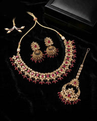 Aabroo Kundan Necklace Set