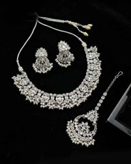 Aabroo Kundan Necklace Set