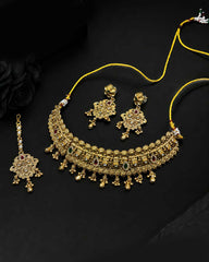 Regal Heritage Collar Set