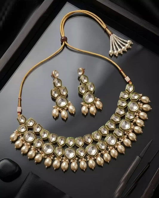 Aafreen Glow Kundan Set