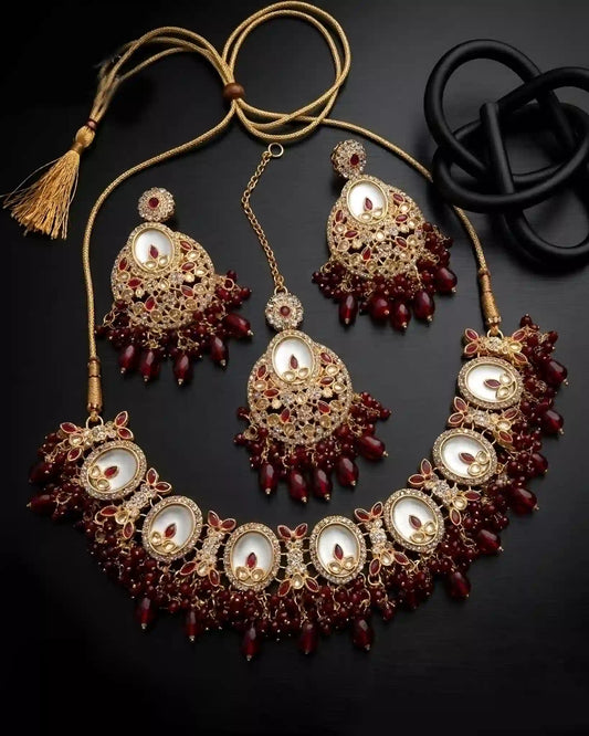 Gold Sparkle Necklace Set