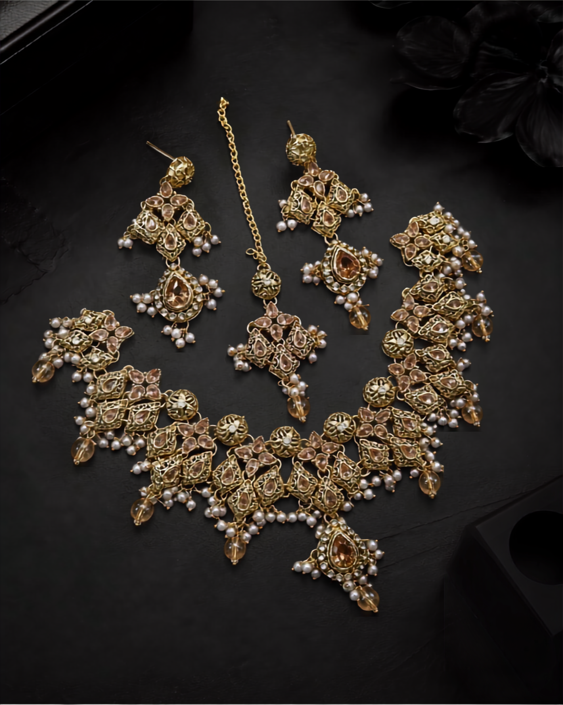 Heritage Casting Necklace Set