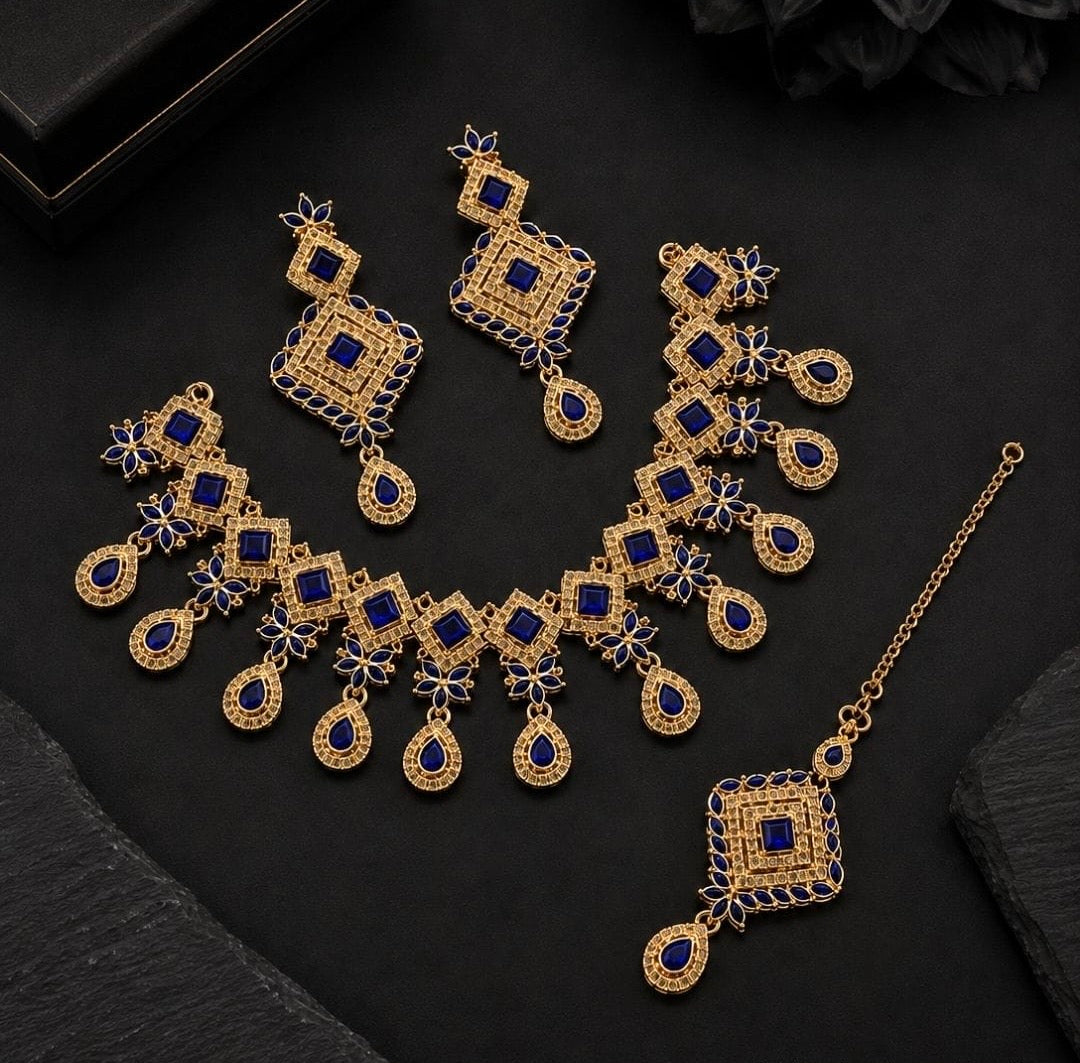 Royal Essence Casting Necklace Set
