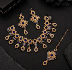 Royal Essence Casting Necklace Set