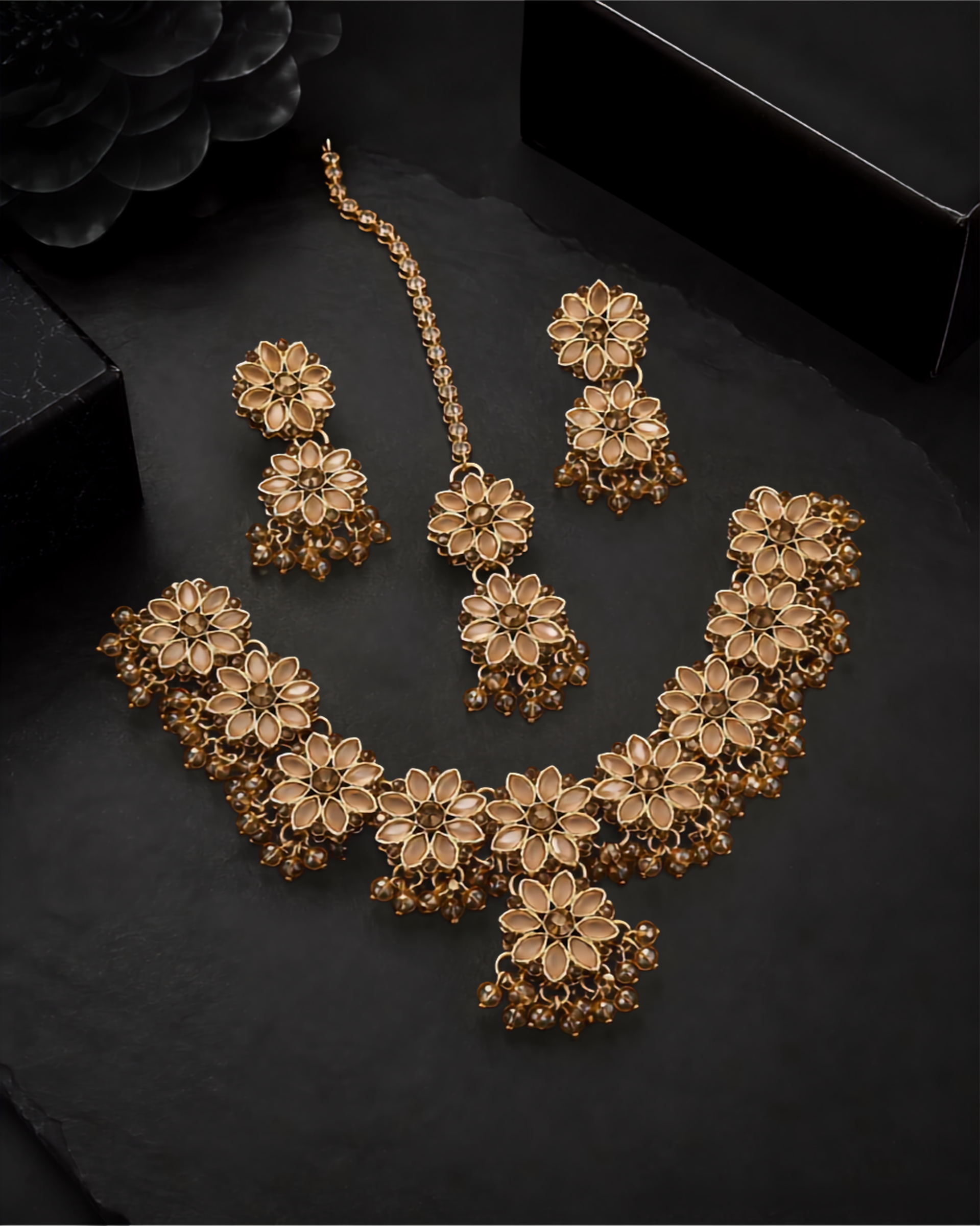 Sheesha Kundan Jewellery Set