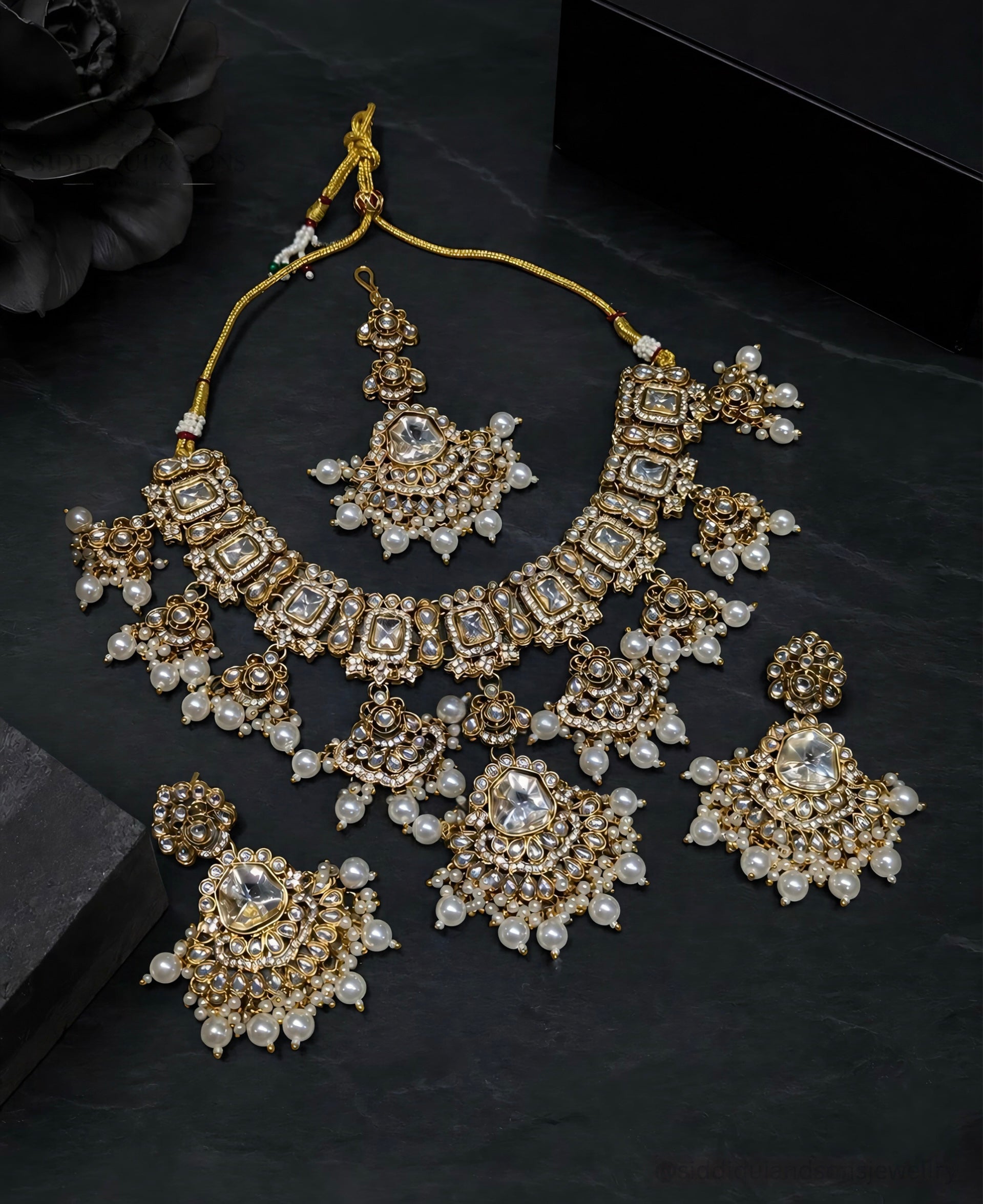 Noor-E-Raj Indian Kundan Set