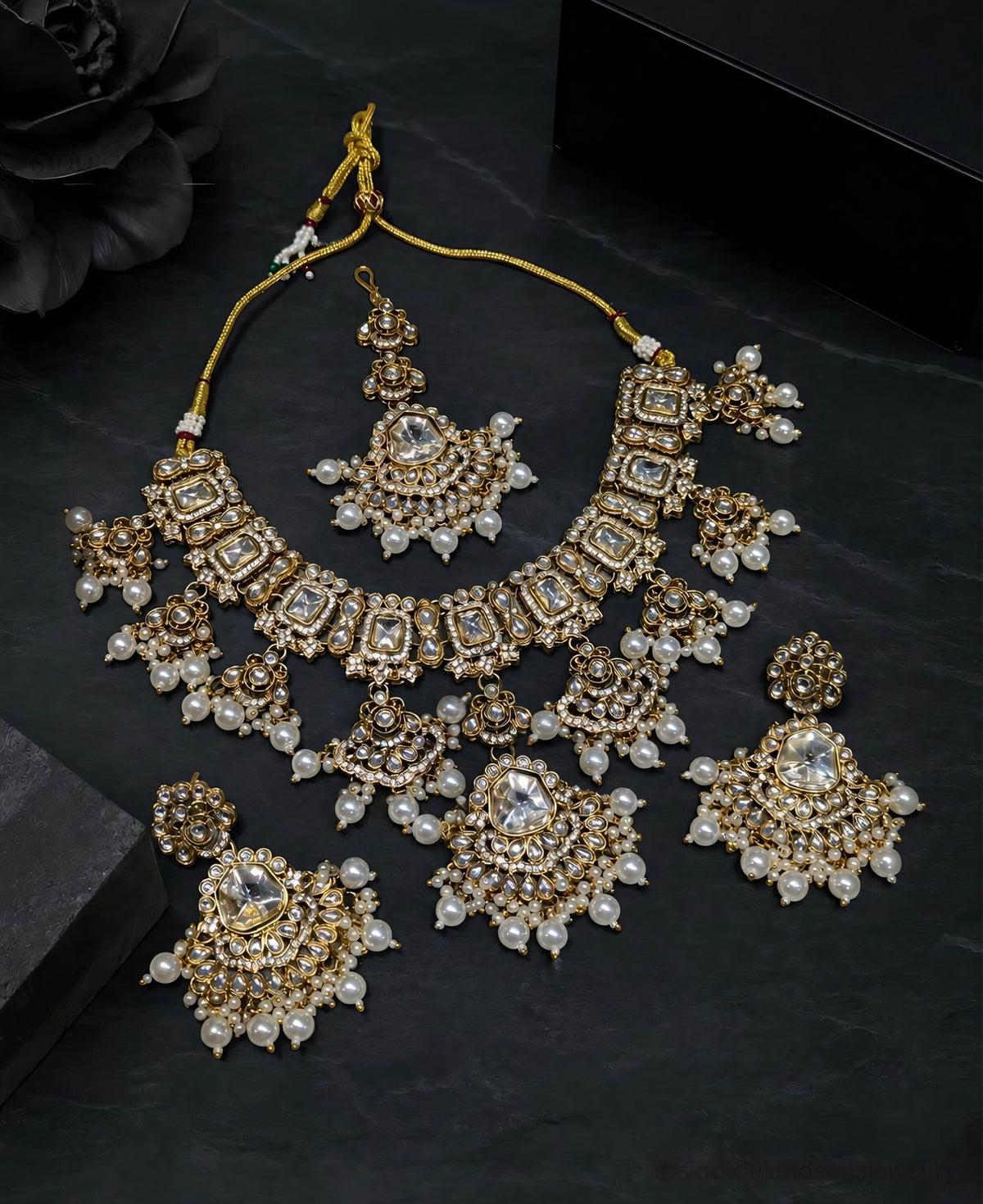 Noor-E-Raj Indian Kundan Set