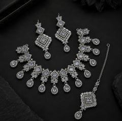 Royal Essence Casting Necklace Set