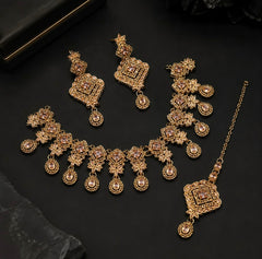 Royal Essence Casting Necklace Set