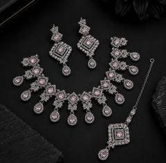 Royal Essence Casting Necklace Set