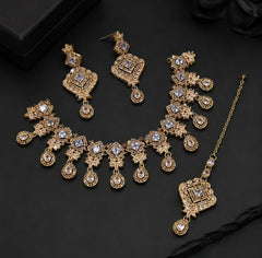 Royal Essence Casting Necklace Set