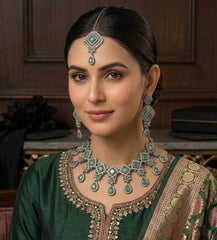 Royal Essence Casting Necklace Set