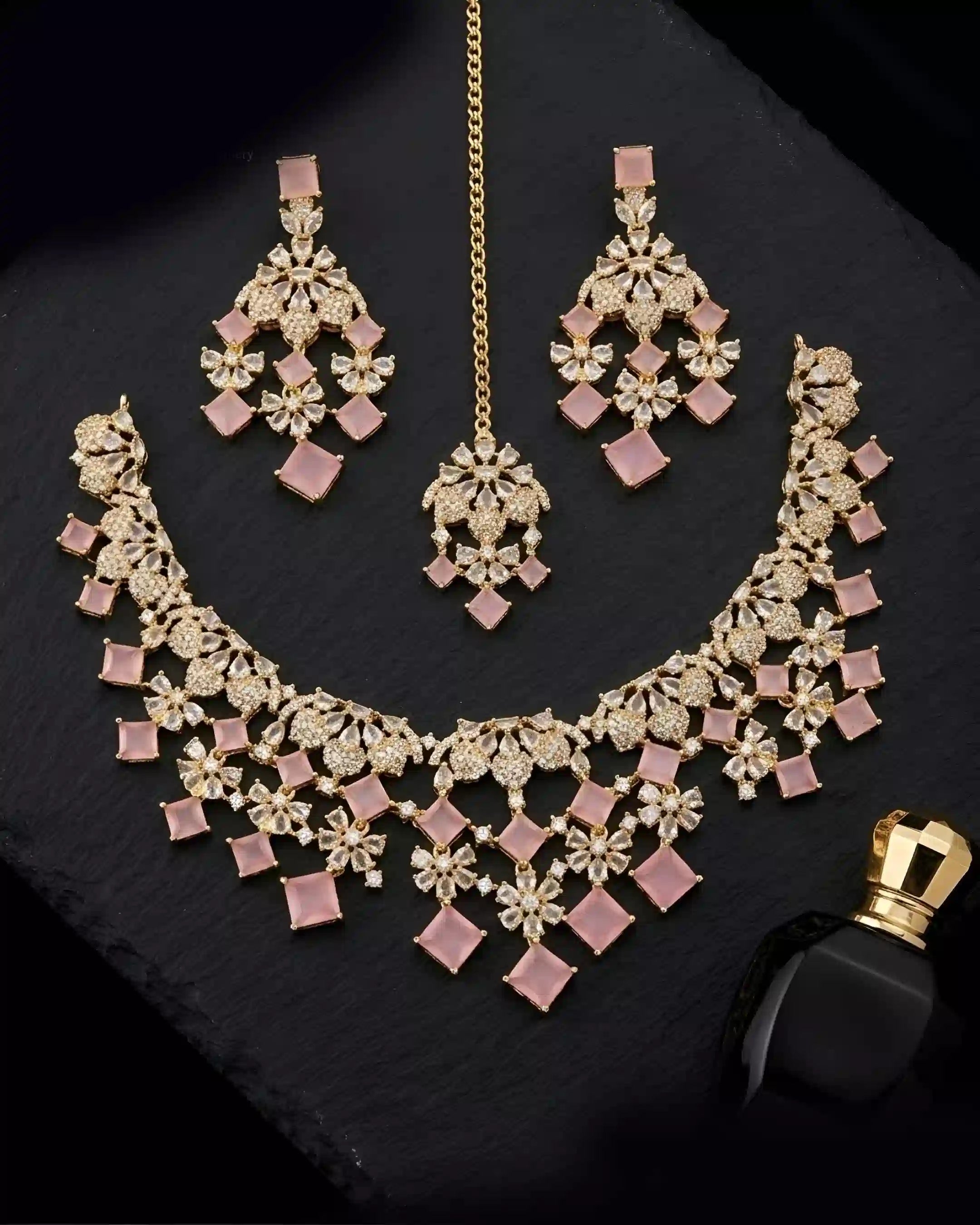 Aurelia AD Necklace Set
