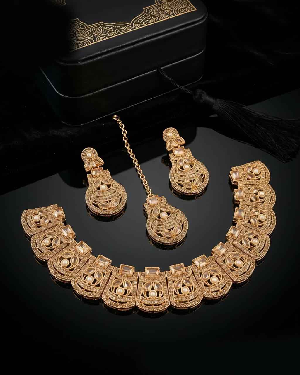 Regal Heritage Necklace Set