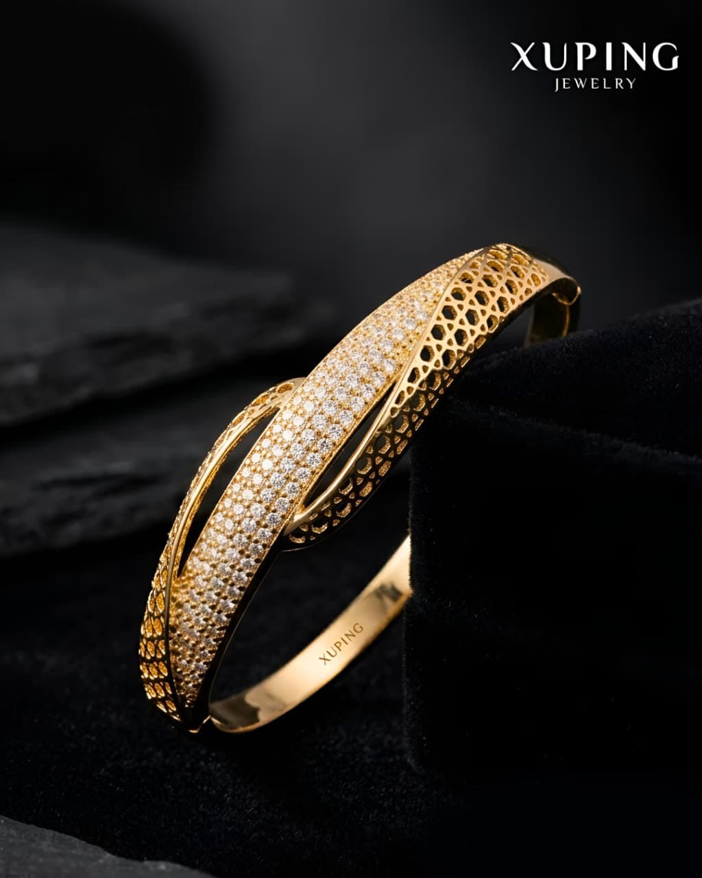 Luxe Xuping Openable Bracelet