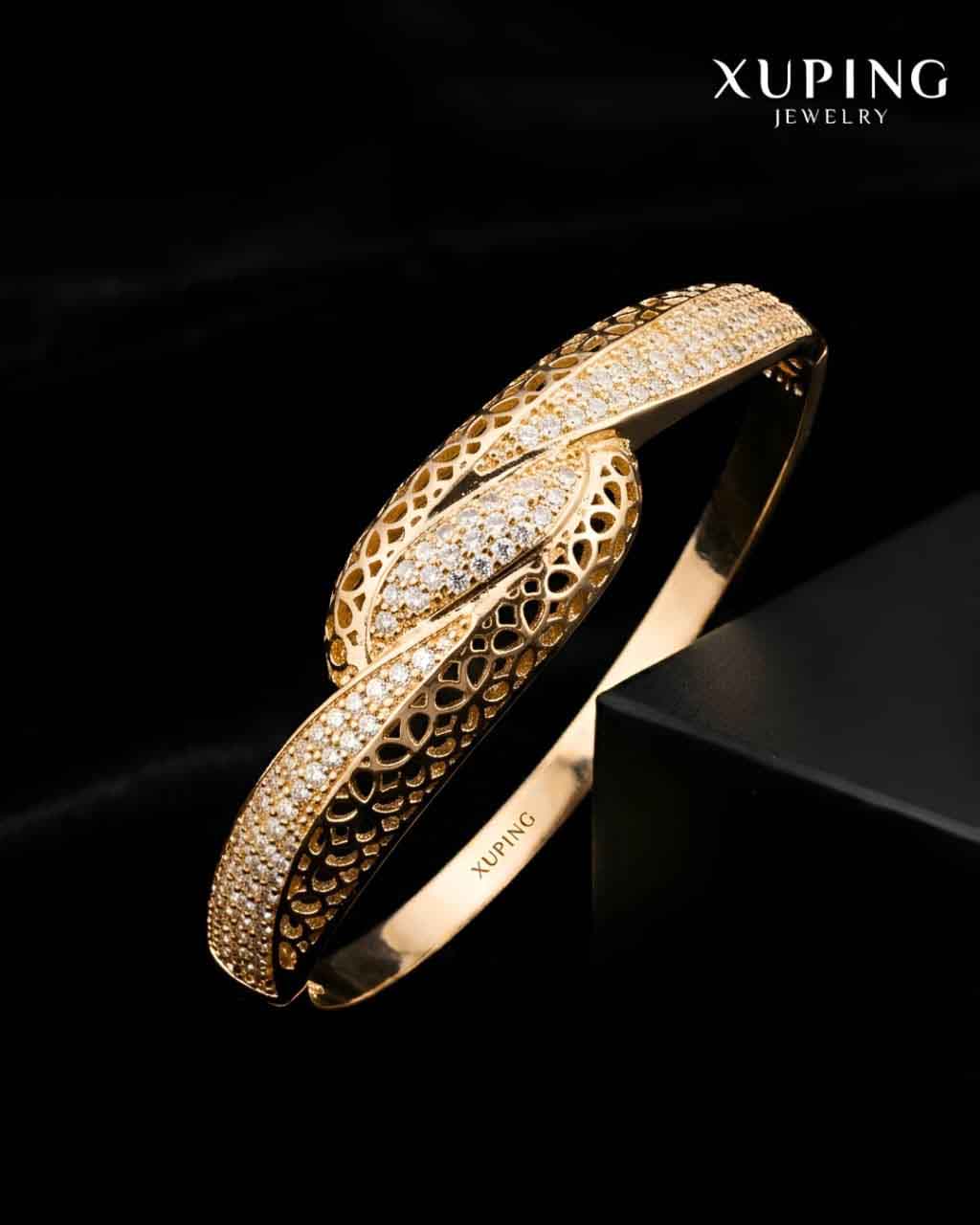 Signature Xuping Open Bangle