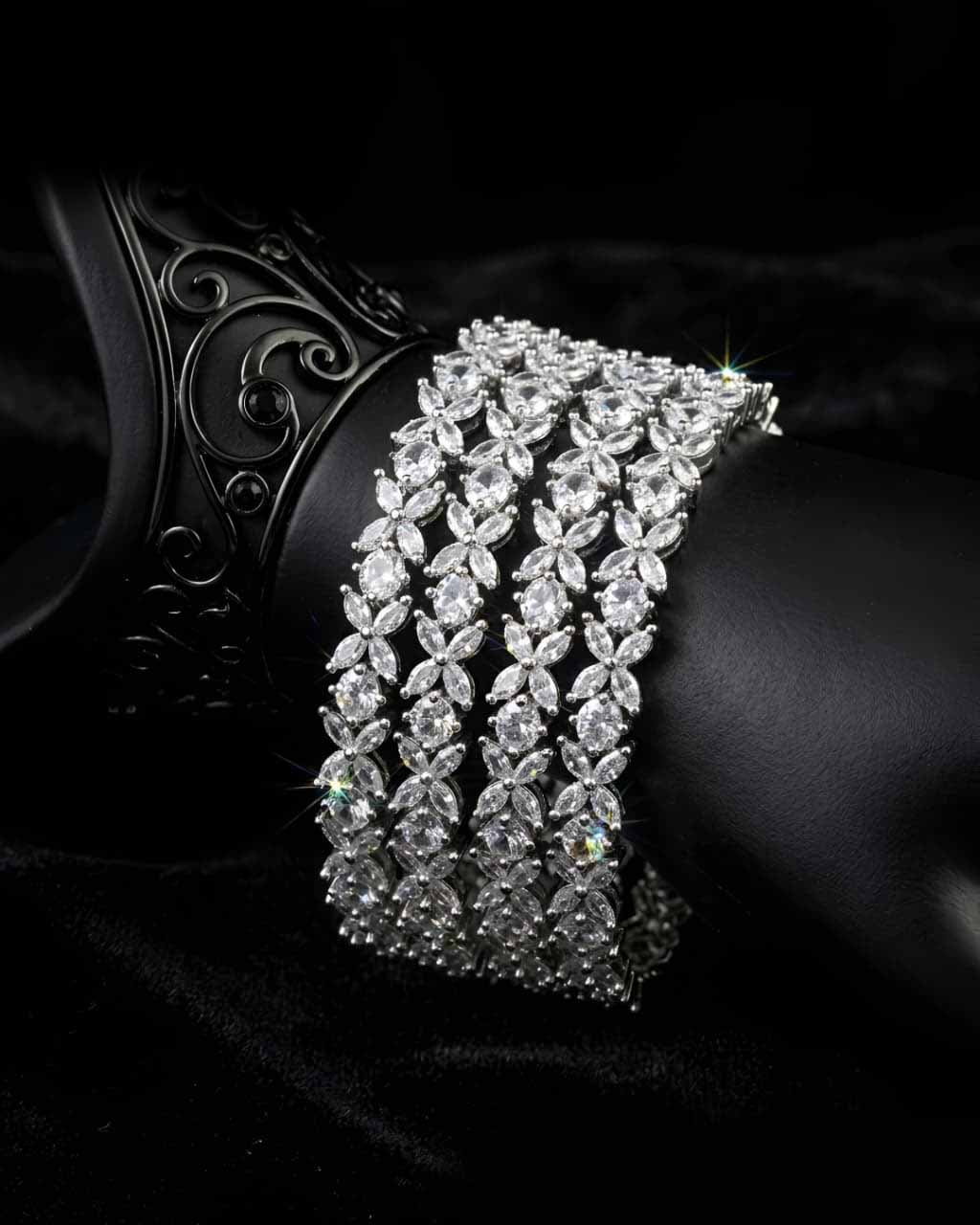Veloura Shine AD Bangles