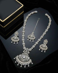 Aaranya Luxe AD Mala Set