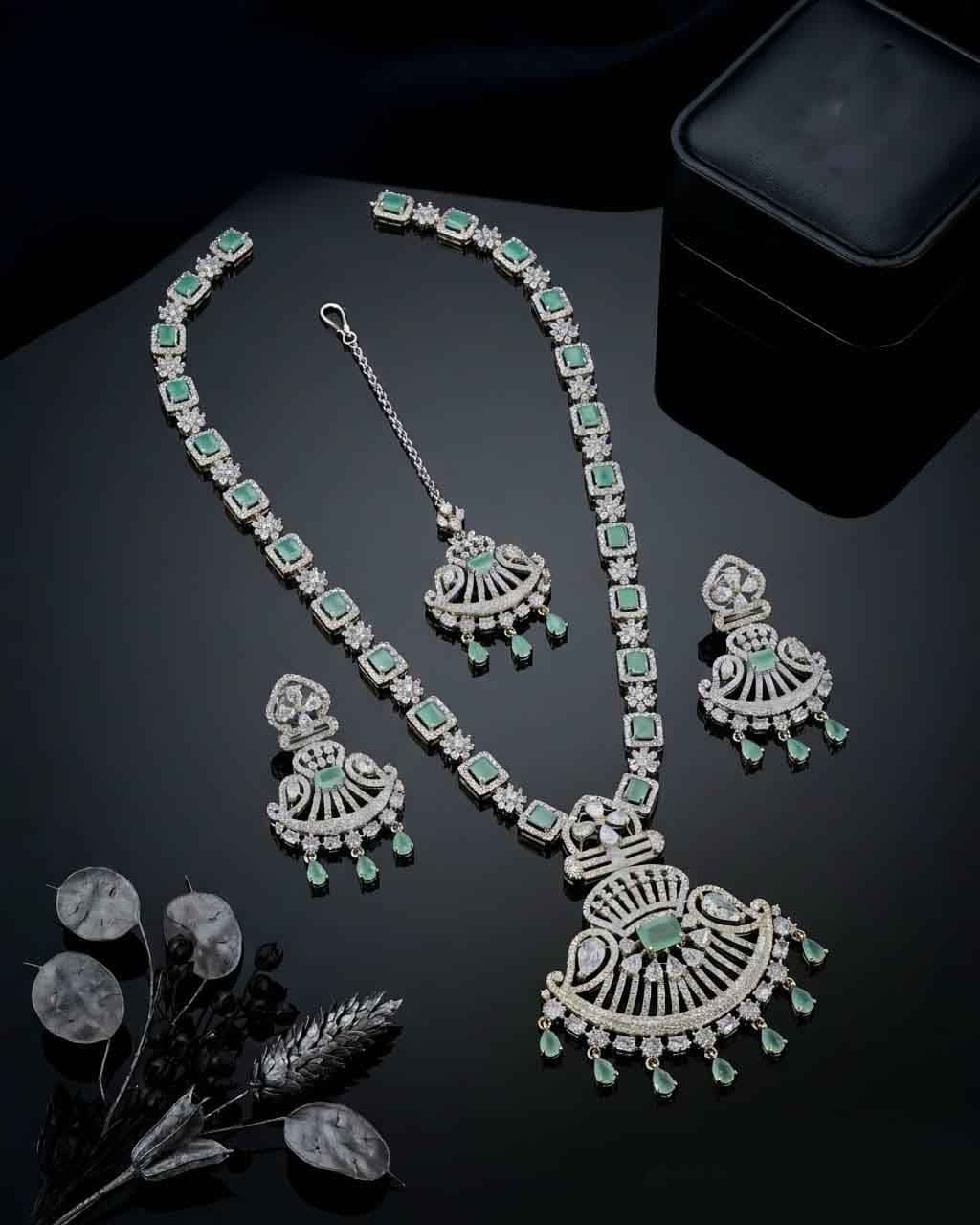 Aaranya Luxe AD Mala Set