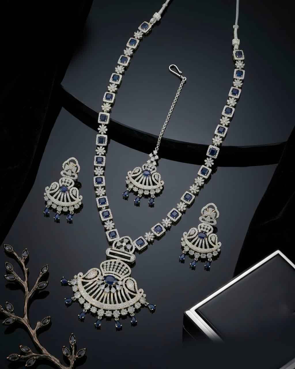 Aaranya Luxe AD Mala Set