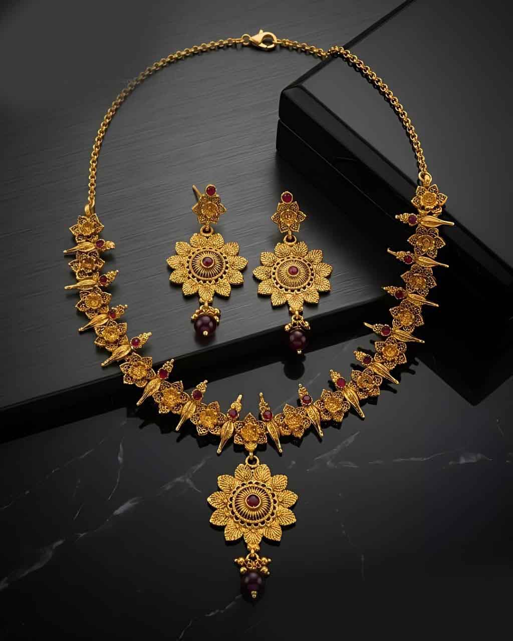 Rajwadi Grace Necklace Set