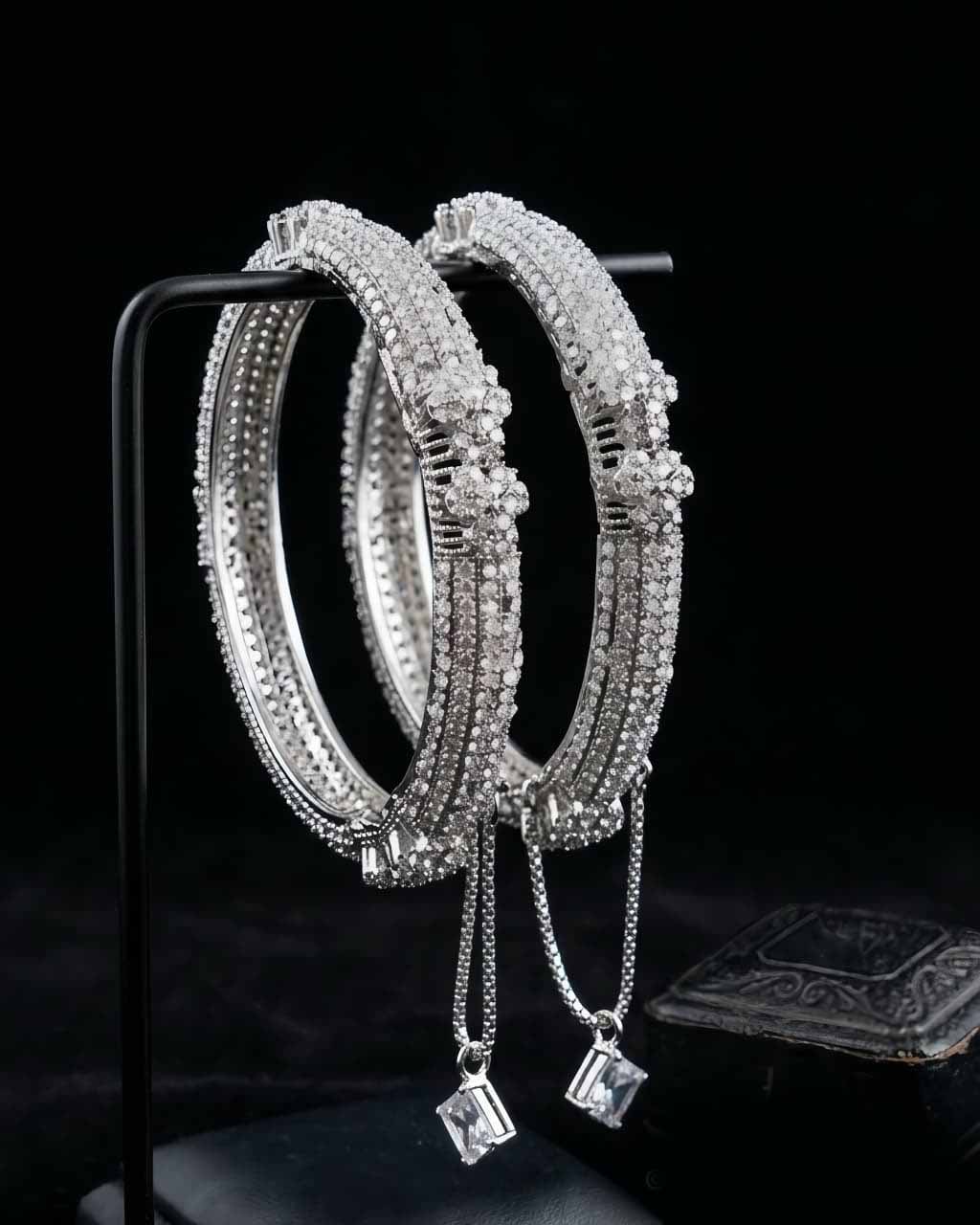 Elara Luxe Openable AD Bangles Set