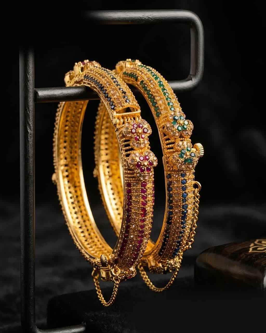 Elara Luxe Openable AD Bangles Set