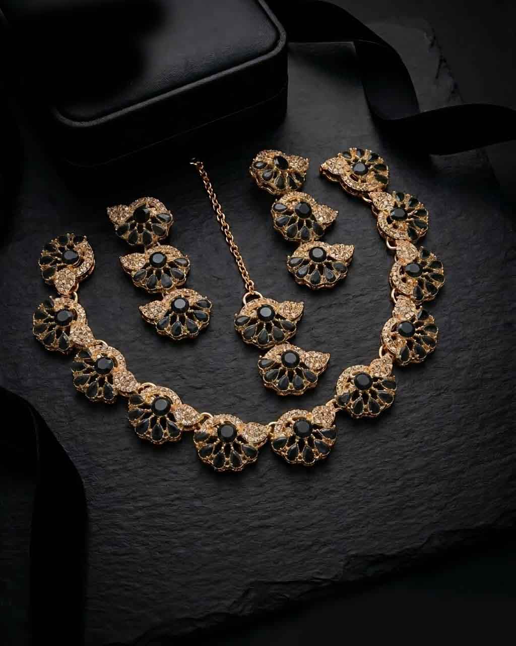 Noorani Necklace Set