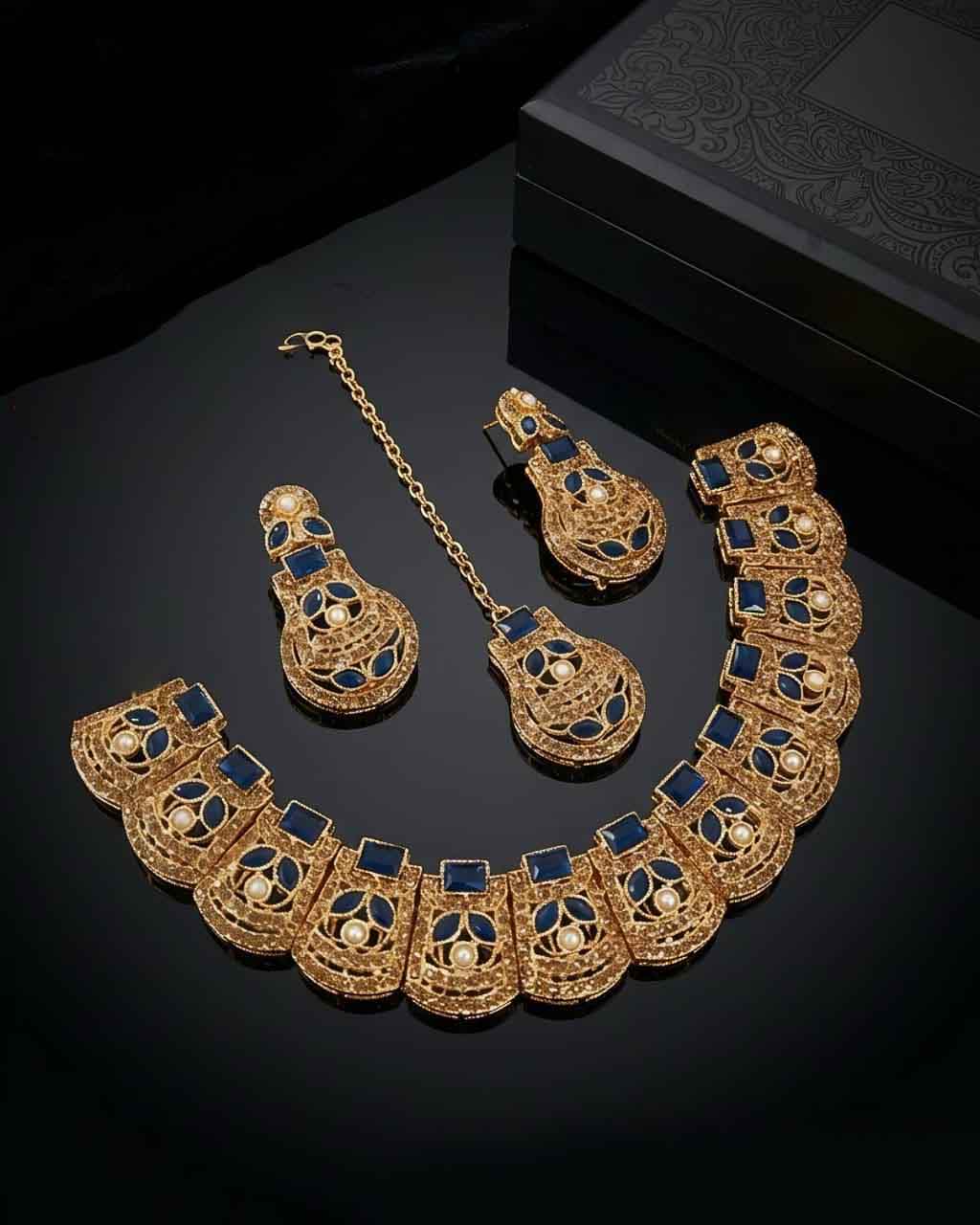 Regal Heritage Necklace Set