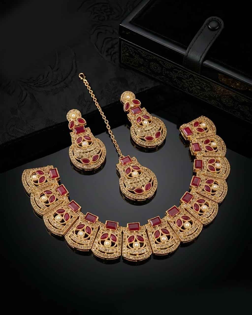 Regal Heritage Necklace Set