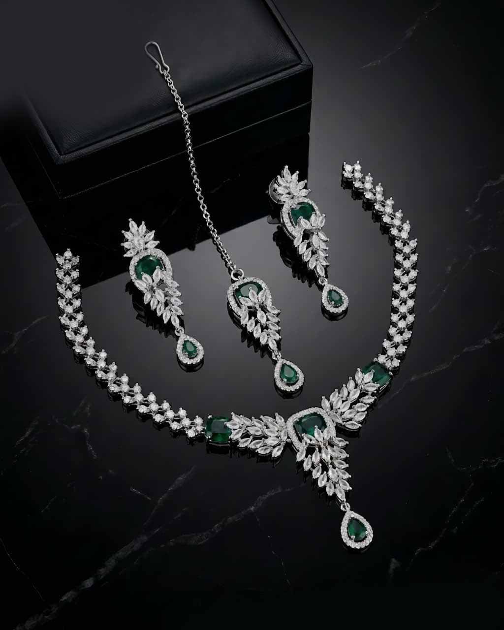 Glamour AD Necklace Set