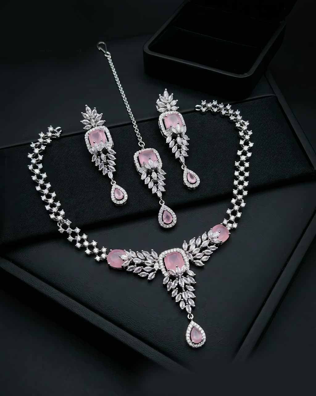 Glamour AD Necklace Set