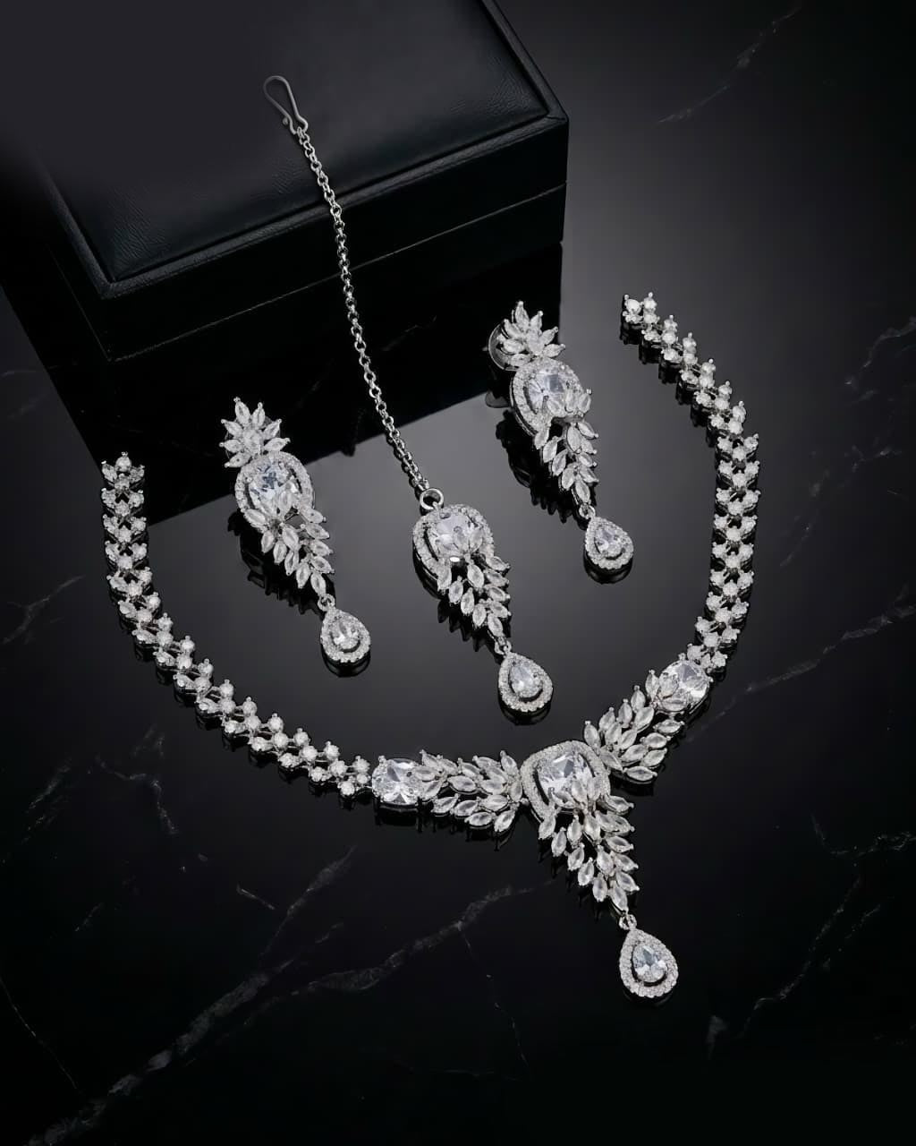 Glamour AD Necklace Set