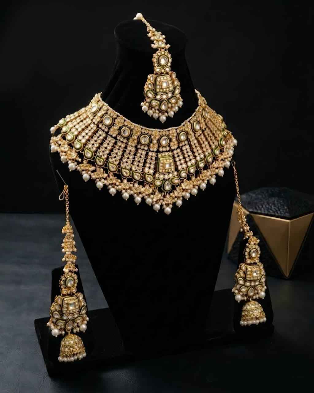 Luxury Kundan Bridal Set
