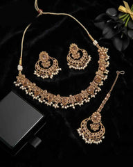 Mahira Kundan Necklace Set