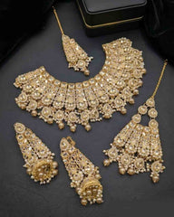Kundan Sheeshe Bridal Set