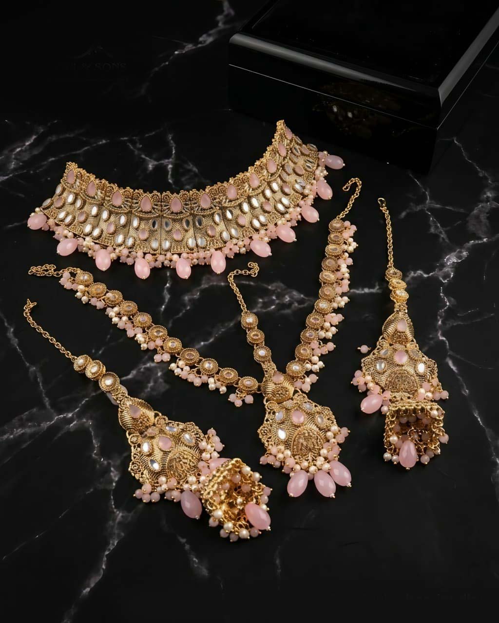 Luxury Bridal Mathapatti Set