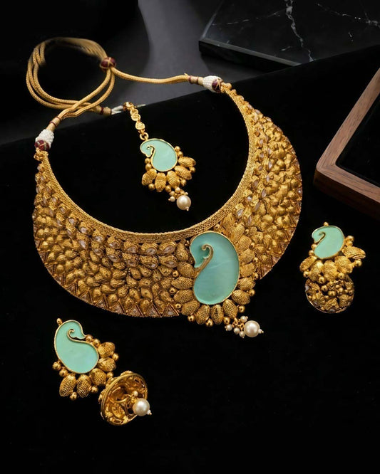 Royal Gold Collar Set