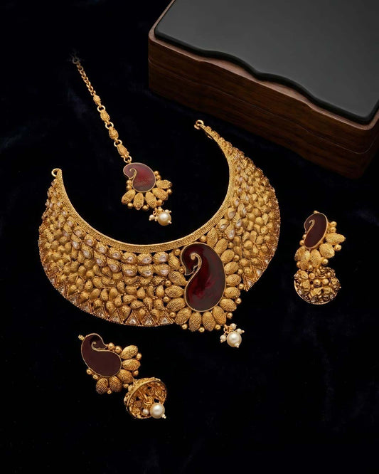 Royal Gold Collar Set