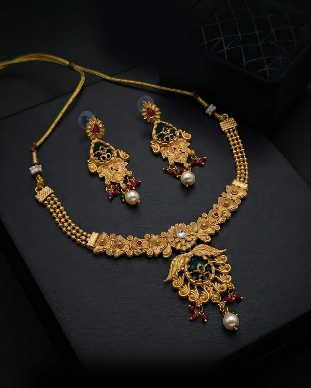 Noor Mahal Rajwadi Necklace Set