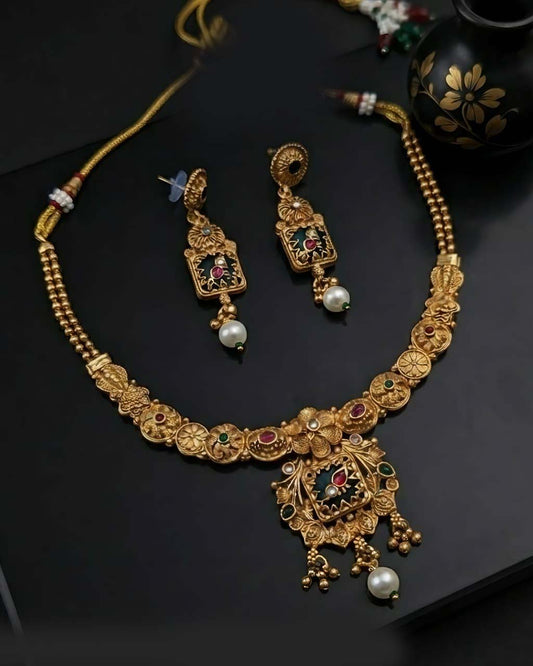 Mah Noor Rajwadi Necklace Set