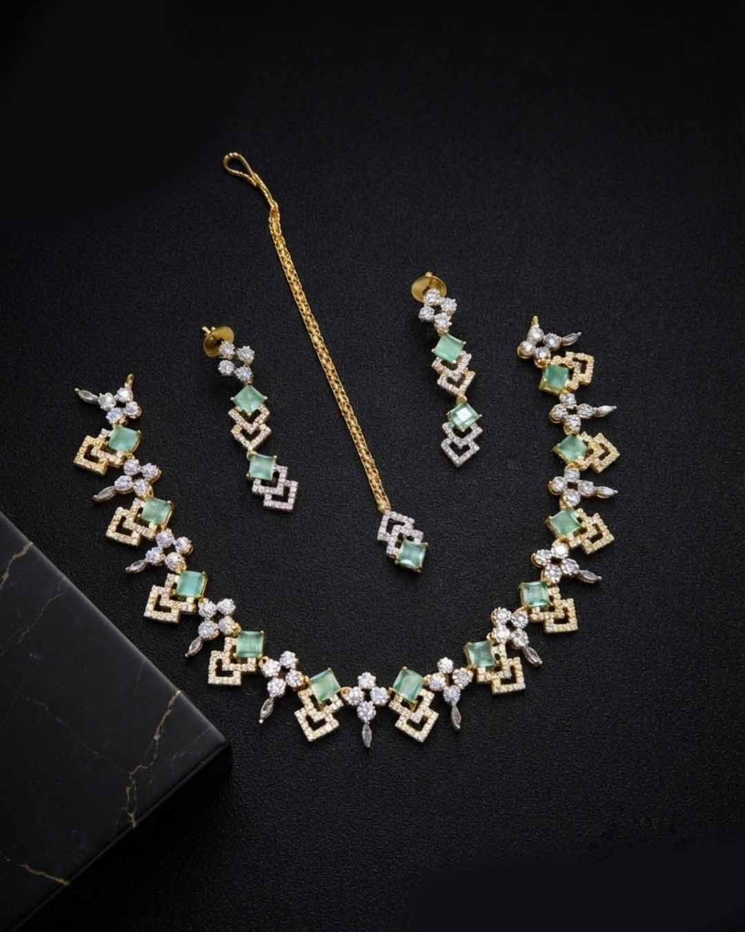 Lumina AD Necklace Set