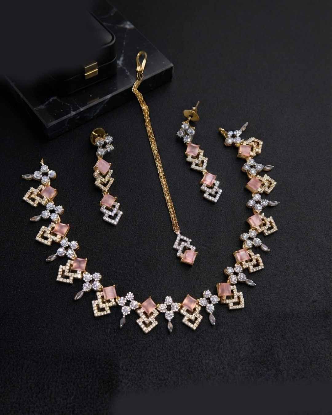 Lumina AD Necklace Set