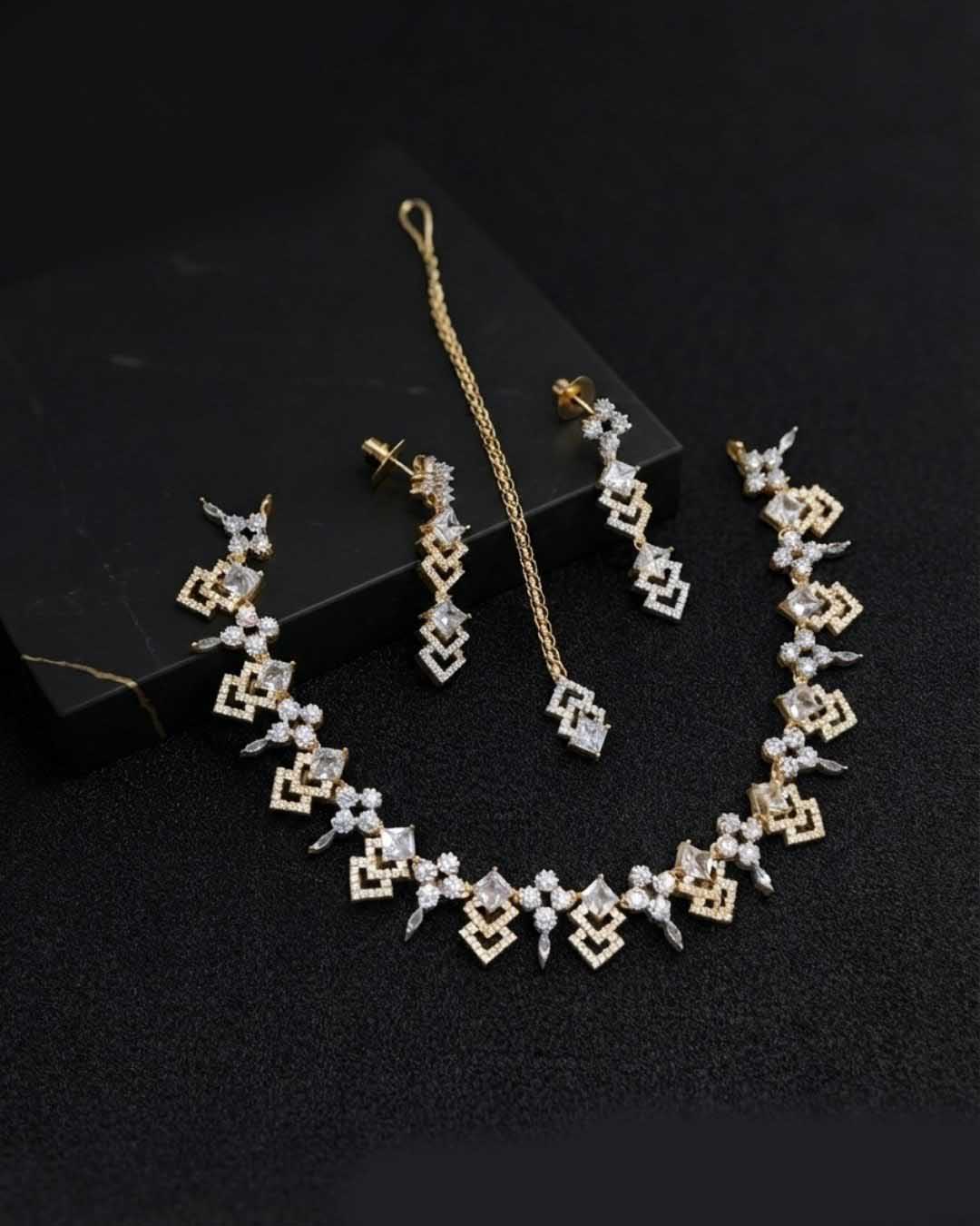 Lumina AD Necklace Set