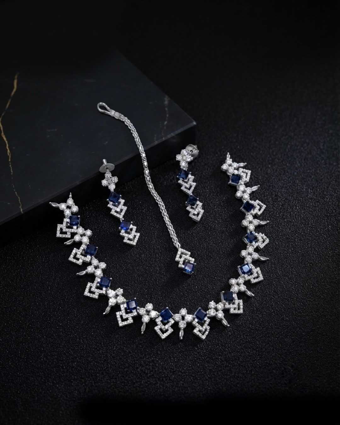 Lumina AD Necklace Set