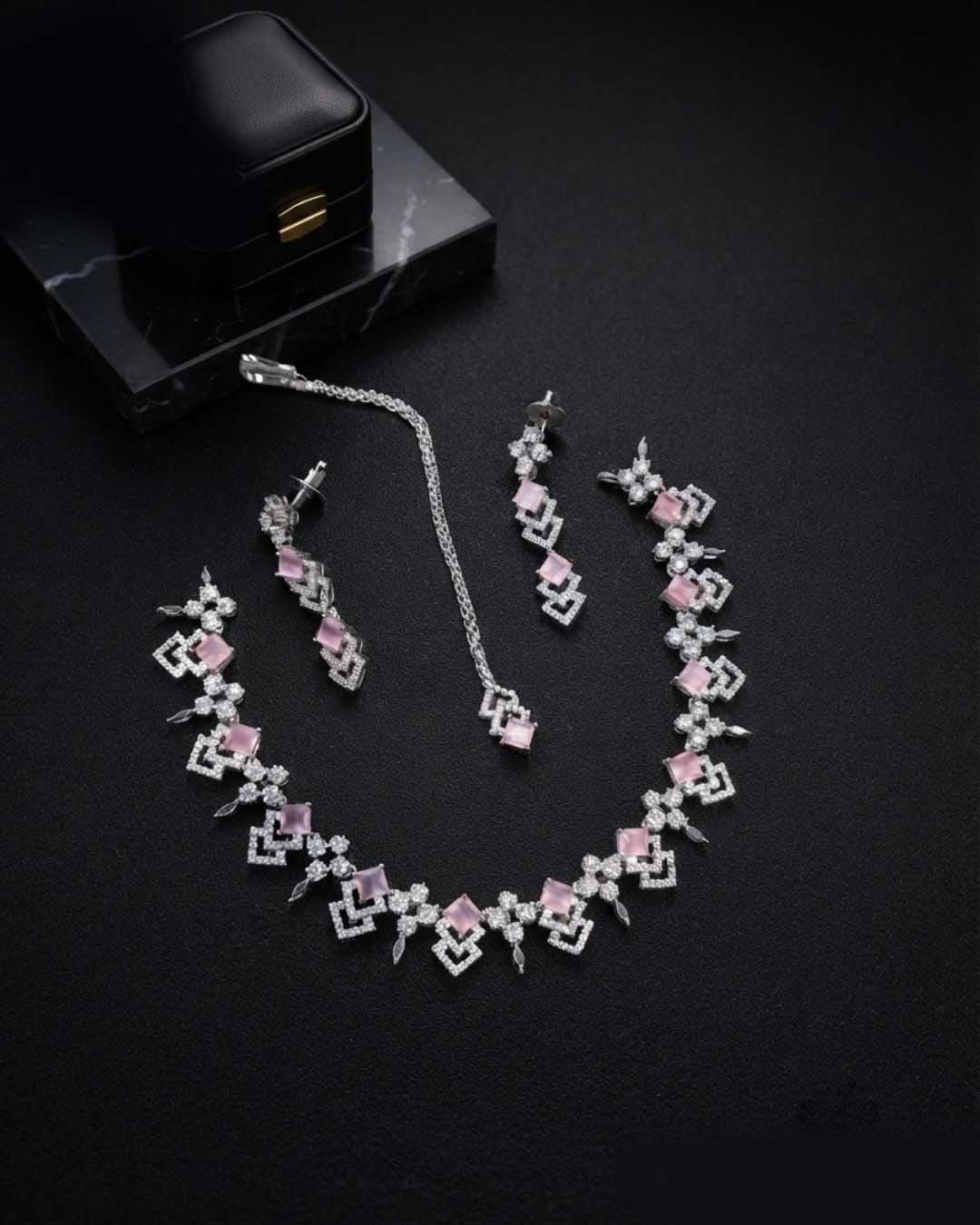 Lumina AD Necklace Set