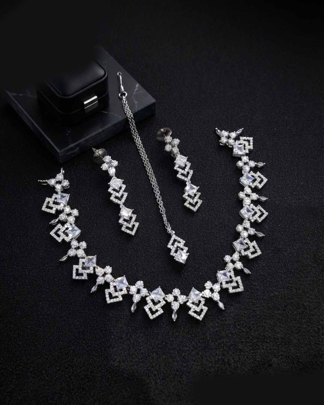 Lumina AD Necklace Set