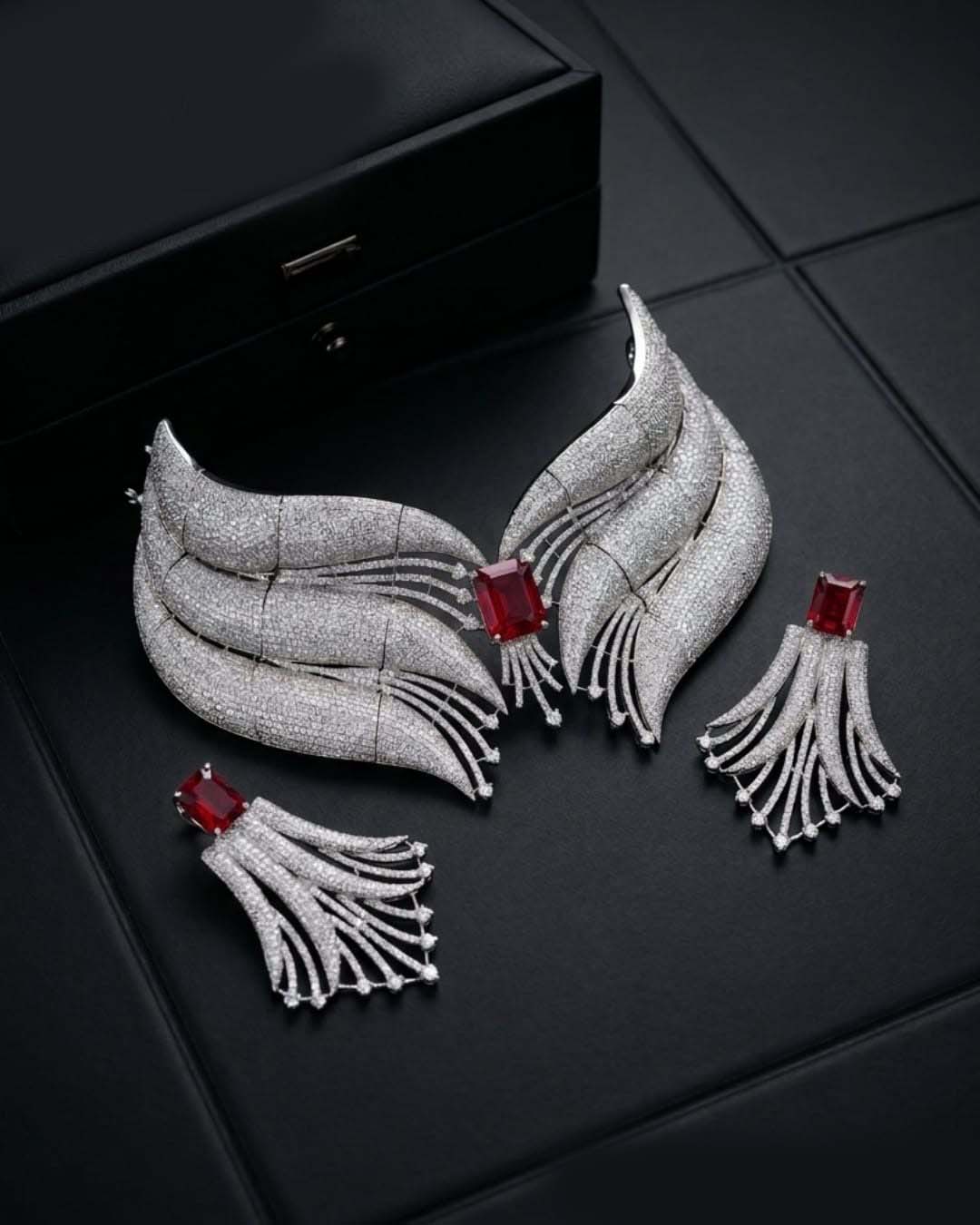 Aurelia Signature Necklace Set