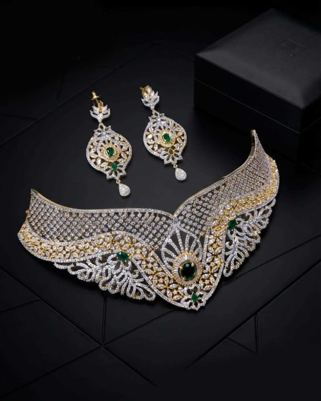Lunaria Sparkle Necklace Set