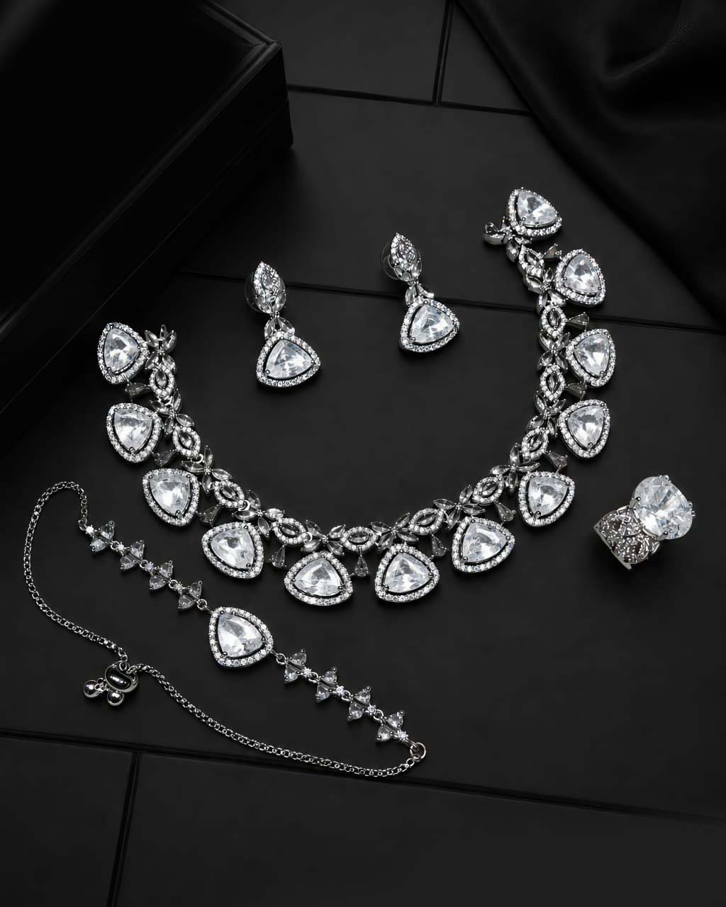 Aurevella American Diamond Set